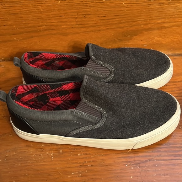2 pairs loafer boys size 4 brown (Cat &Jack) & grey flannel (Old Navy) - Picture 3 of 6